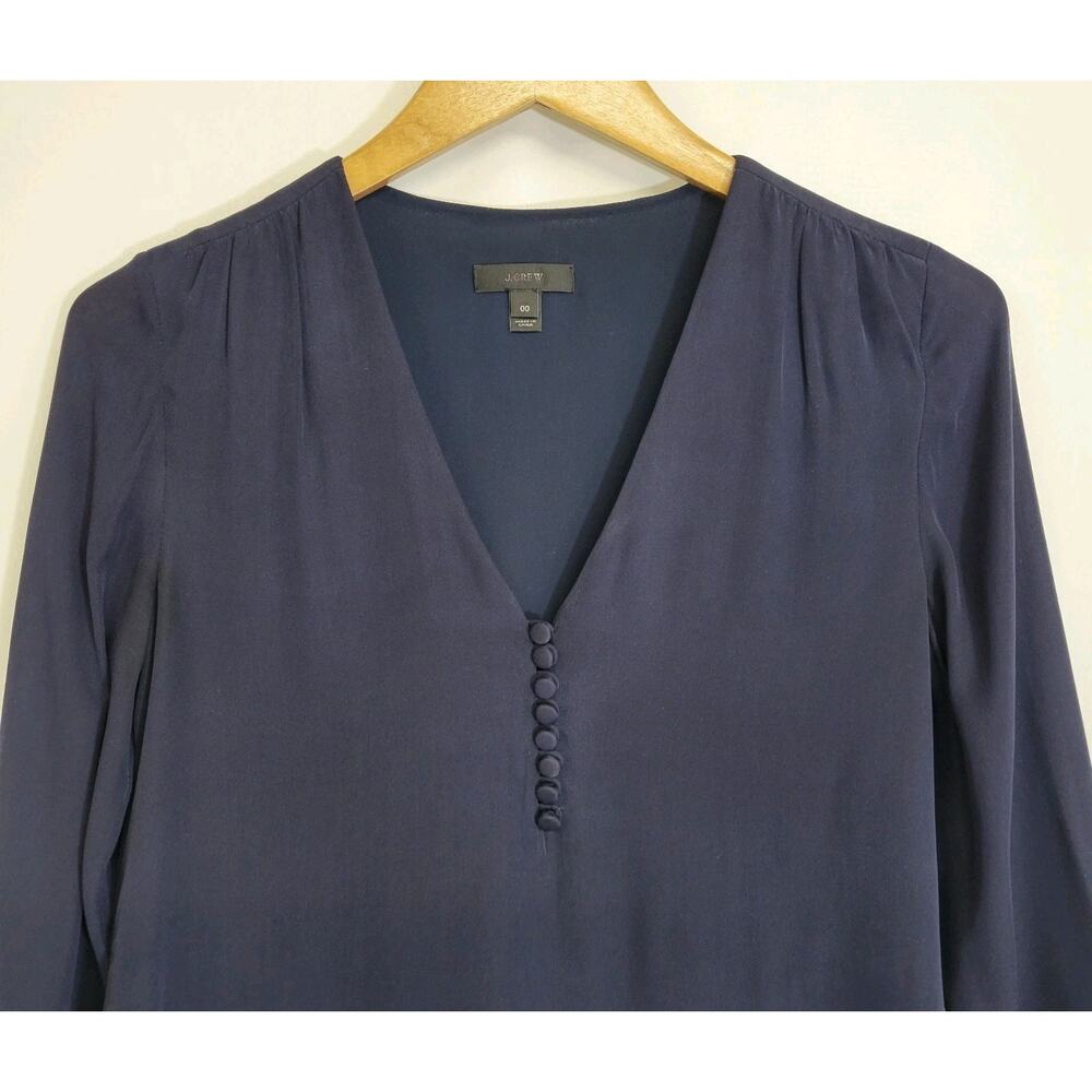 J Crew Navy Blue Silk Long Sleeve V-Neck Lined Blouse Size 00 - Picture 2 of 6